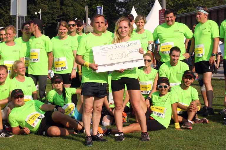Das lief gut! 12.000 Euro für die Jockeyschule