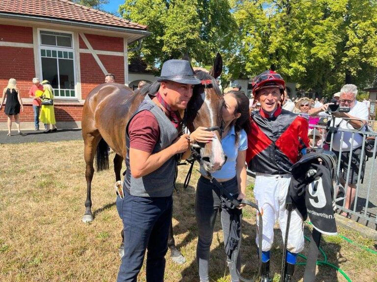 Windham Belle mit ihrem Siegerteam