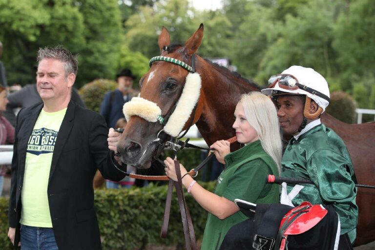 Icamparo und sein Team