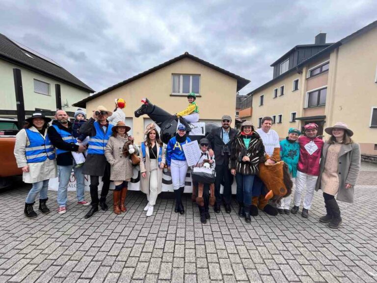 Stark! Baden Galopp beim Iffezheimer Fastnachtsumzug