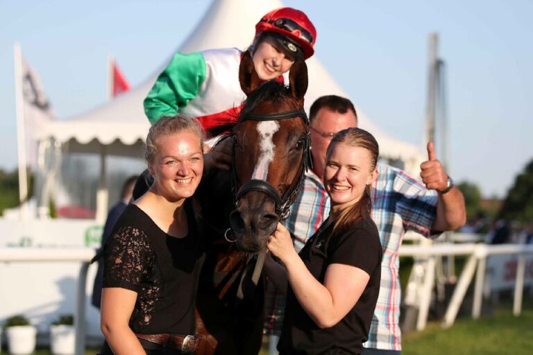 Ilina und Team