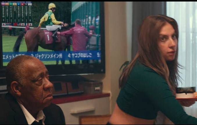 Iquitos in "A Star Is Born" Foto: Screenshot