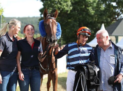 Zeven Falls gewinnt kurioses Jagdrennen