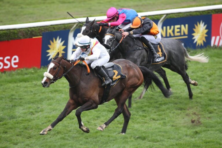 Donna Florentina siegt unter Anna van den Troost