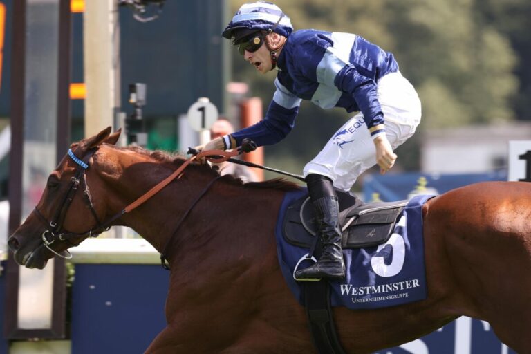 Simca Mille siegt unter Alexis Pouchin im Westminster 133. Großer Preis von Berlin