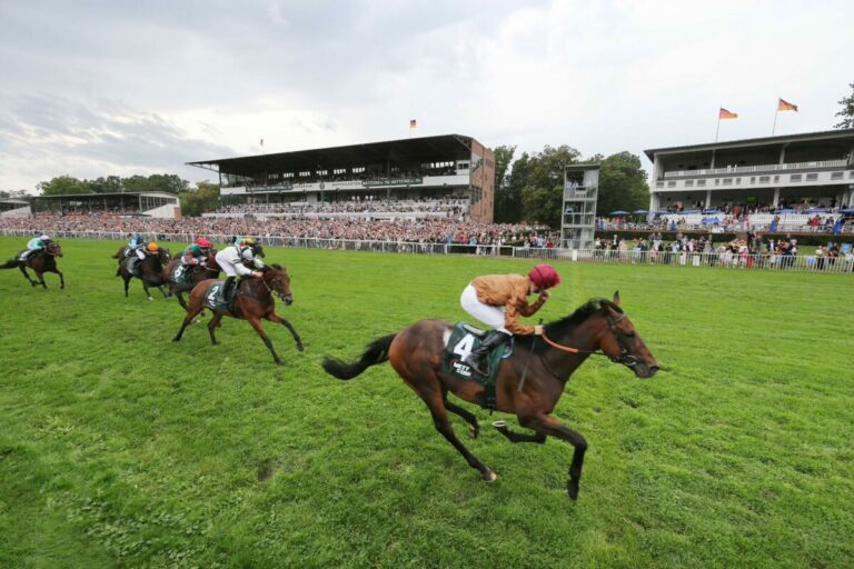 Rekordkulisse auf der Rennbahn Hoppegarten: 14.700 Zuschauer
