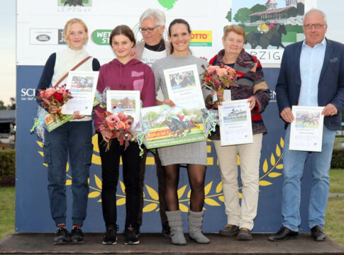 Pavlina Kasparova, Raginhild Hesser,Katja Warmbier, Janina Boysen, Ines Raabe und Alexander Leip (v.li.) Foto: Sorge