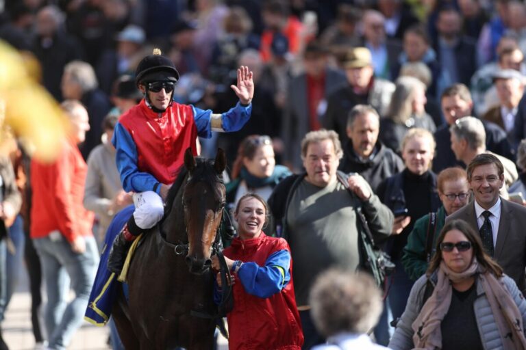 Bis Montag abstimmen für den Ritt des Monats Oktober 2023