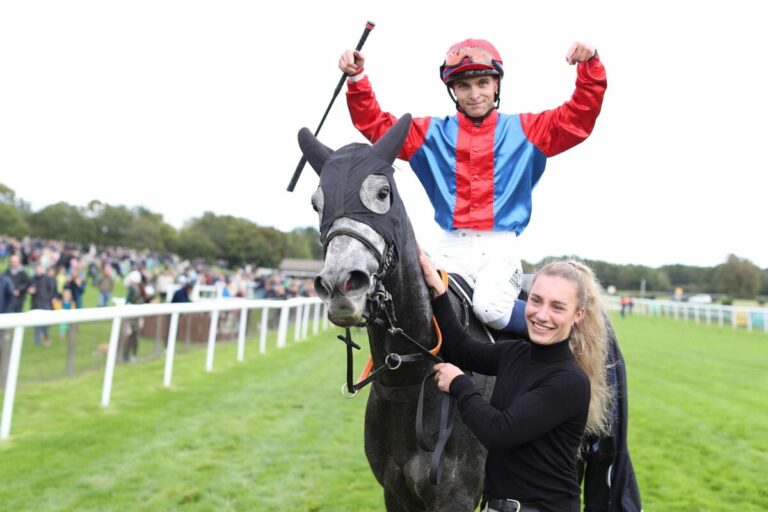 Jetzt abstimmen für den Ritt des Monats Oktober 2023