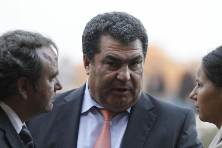 Shaykhutdinov mit weiterem Frankreich-Trainer