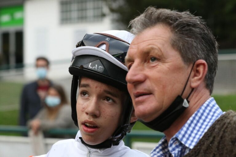 Phillip beginnt Ausbildung am Stall von John David Hillis