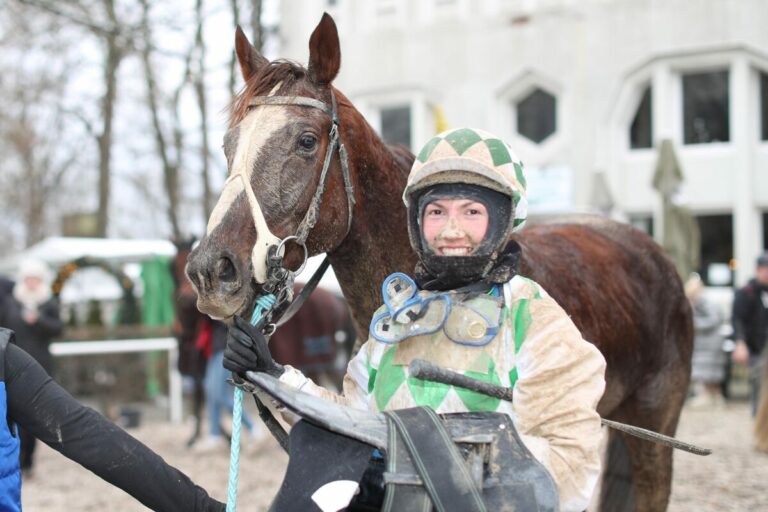 Mahanadi siegt unter Nina Wagner