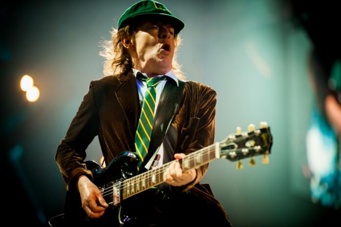 AC/DC-Gitarrist Angus Young (Foto: x, ehemals Twitter)