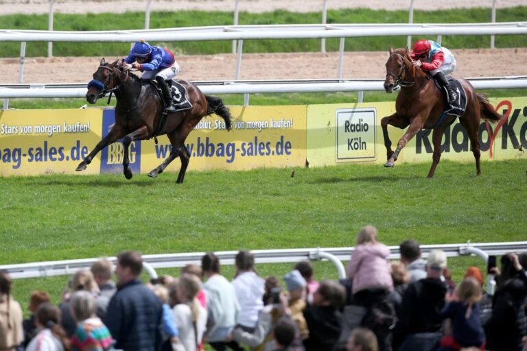 Assistent (li.) und Tünnes treffen auch 2024 im Carl-Jaspers-Preis aufeinander