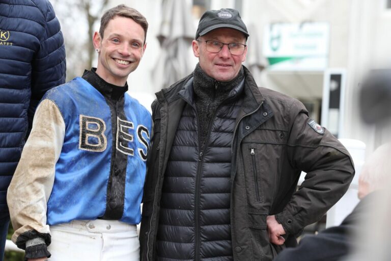 Sieg im Zielfoto: Schrödls Comedy La Vega setzt sich durch