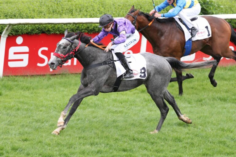 „Atemberaubend!“ – Debütantin Liefland fliegt zum Smrczek-Heimsieg