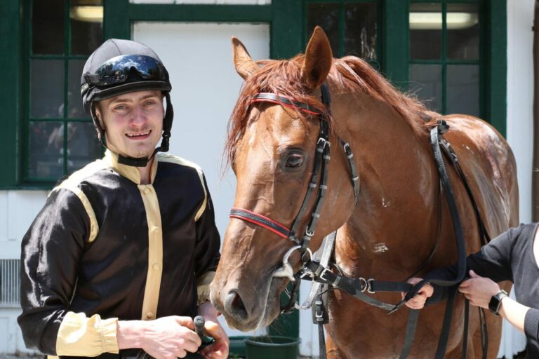 Favorit Superjet gewinnt 1. Lauf zum Bayerischen Amateurchampionat