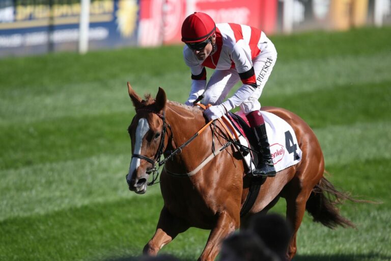 Smrczek-Stute Moosbeere hat den längsten Atem – Zwei deutsche Stuten vorne