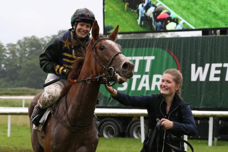 Okelani und Nina Baltromei im Amateurrennen vorne