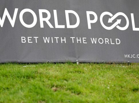 Banner World Pool Bet With The World