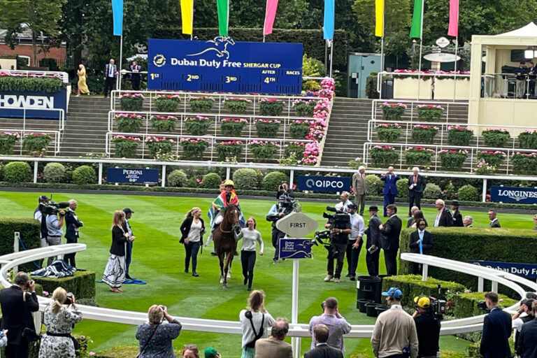 Rachel Venniker siegt im Shergar Cup Dash