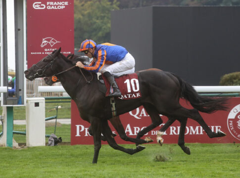 Camille Pissarro unter Soumillon siegt knapp Foto: Hemke