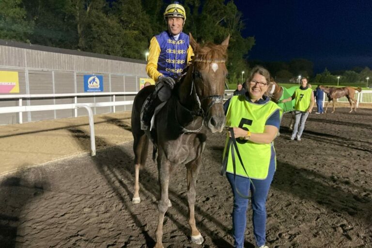 Una Nova in Mons leicht vom letzten Platz – Deutscher Zwilling