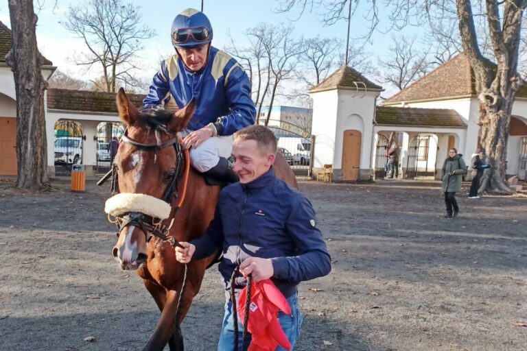 Zweiter Richter-Treffer: Ikarus geht zu Hause spazieren
