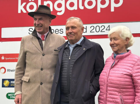 Waldemar Hickst mit Erika Mäder und Christian von der Recke (li.)