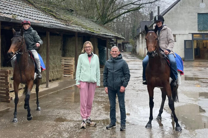 Andreas Helfenbein, Dr. Alexandra Margarete Renz, Terry Hellier und Sandra Mergenbaum (v.li.)