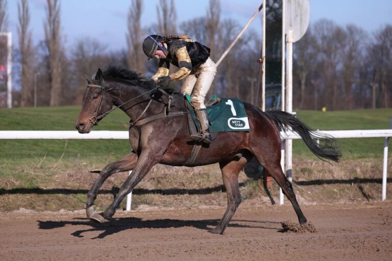 Gar nicht gütig: Anton der Guetige schnappt im Amateurrennen zu