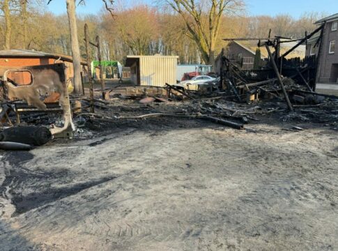 s2 Die Reste des Feuerinfernos in Krefeld (privat)