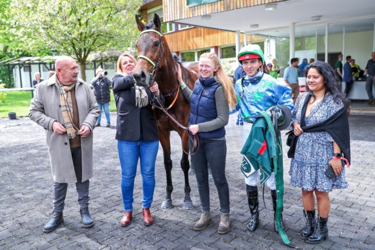 Hammer-Hansen legt nach – Matilda für Almenräder beim Köln-Auftakt