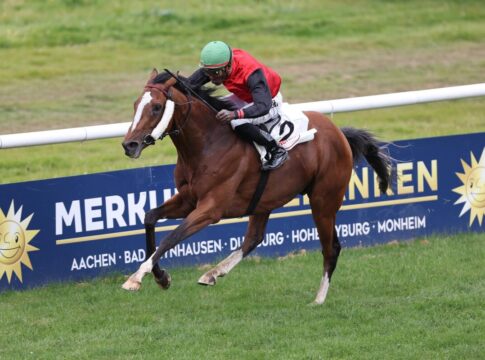 Delgardo siegt unter Eduardo Pedroza im MERKUR SPIELBANKEN Derby Trial, Listenrennen