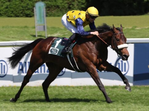 Eagle Emblem siegt unter Antonio Orani