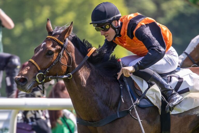 Earl of Lips siegt unter Michal Abik