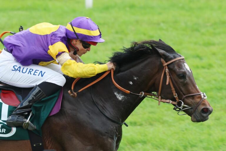 Done Decision gelingt der Baden-Hattrick