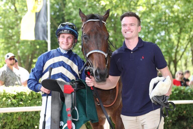 Glicourt siegt unter Senan Macredmond