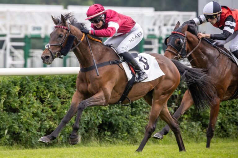 Sky Emperor zweiter Tagessieger für Lilli-Marie Engels