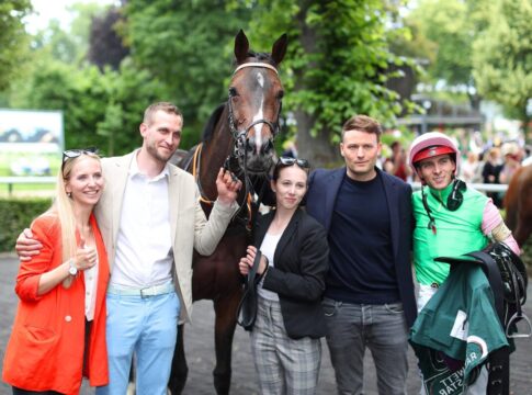 Ismahane und Team