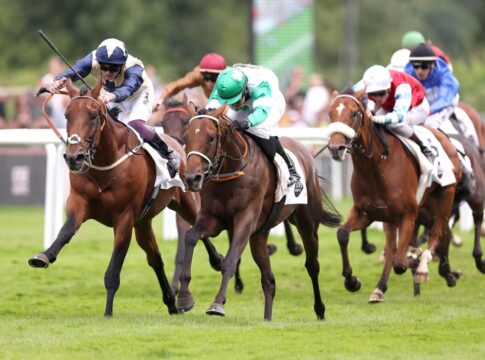 Hochkönig siegt unter Nina Baltromei im IDEE 156. Deutsches Derby, Gr.1
