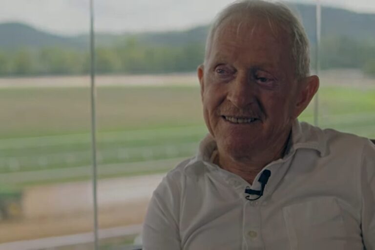 53.579 Ritte, 71 Jahre alt – Perry Ouzts, der „Iron Man“ des Rennsports