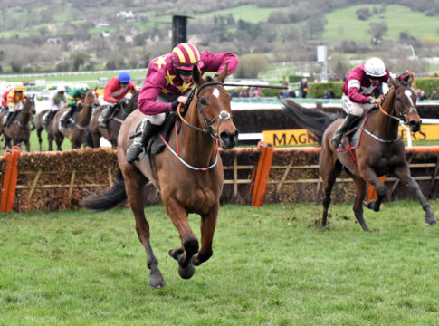 Cheltenham, Minella Indo (left) with Rachael Blackmore up wins the Albert Bartlett Novices‘ Hurdle