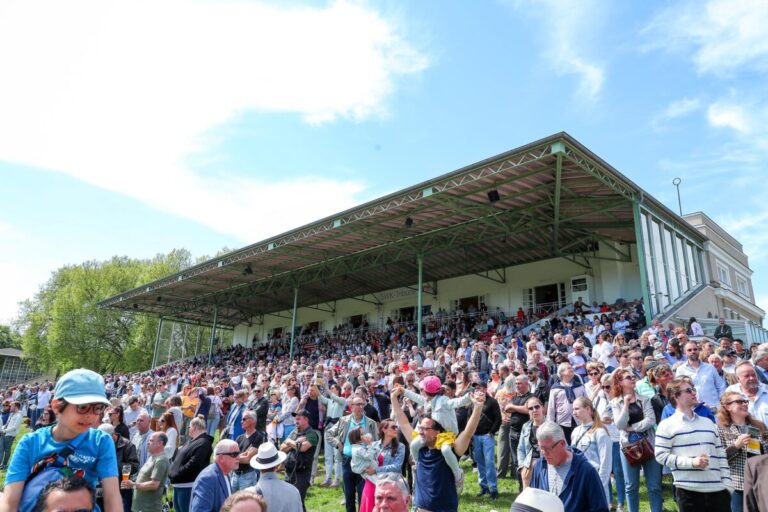 Krefeld rüstet sich für den Familien-Renntag der Sparkasse