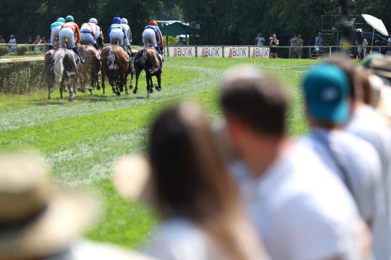 UPDATE: Renntag nach Fialkova-Sturz unterbrochen