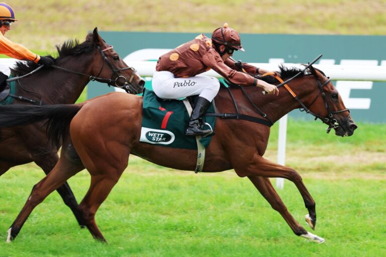 Erster Heimsieg für „FX“ – Severin führt Fabel-Dreierwette an