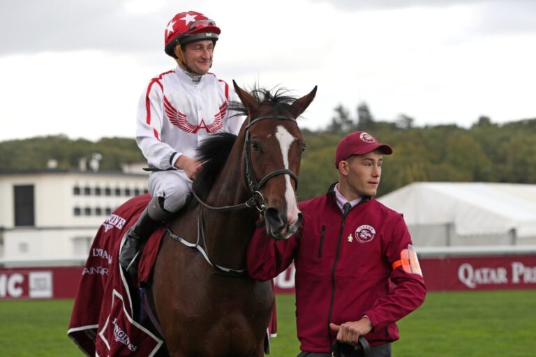 Barnavara siegt unter Shane Foley im Prix de l'Opera Longines