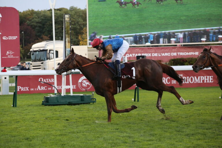 Bei strömendem Regen in Paris – Goliath-Bezwinger First Look für Wathnan