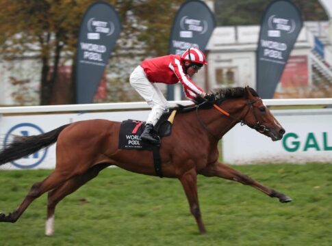 Der traumhafte Abschied des Adrie de Vries - Gruppe I-Sieg mit Bay City Roller Bay City Roller siegt unter Adrie de Vries im Großen Allianz Preis von Bayern