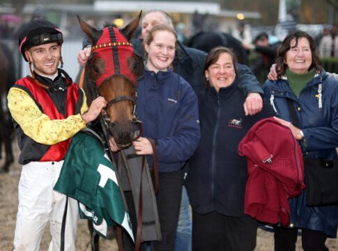 Thores Wahl der Hinweis? - Maid of Dragon erneut nicht zu schlagen Maid Of Dragon und Team